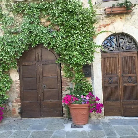 Apartment Zauber Im Turm - In Einem Der Schoensten Doerfer Montemerano